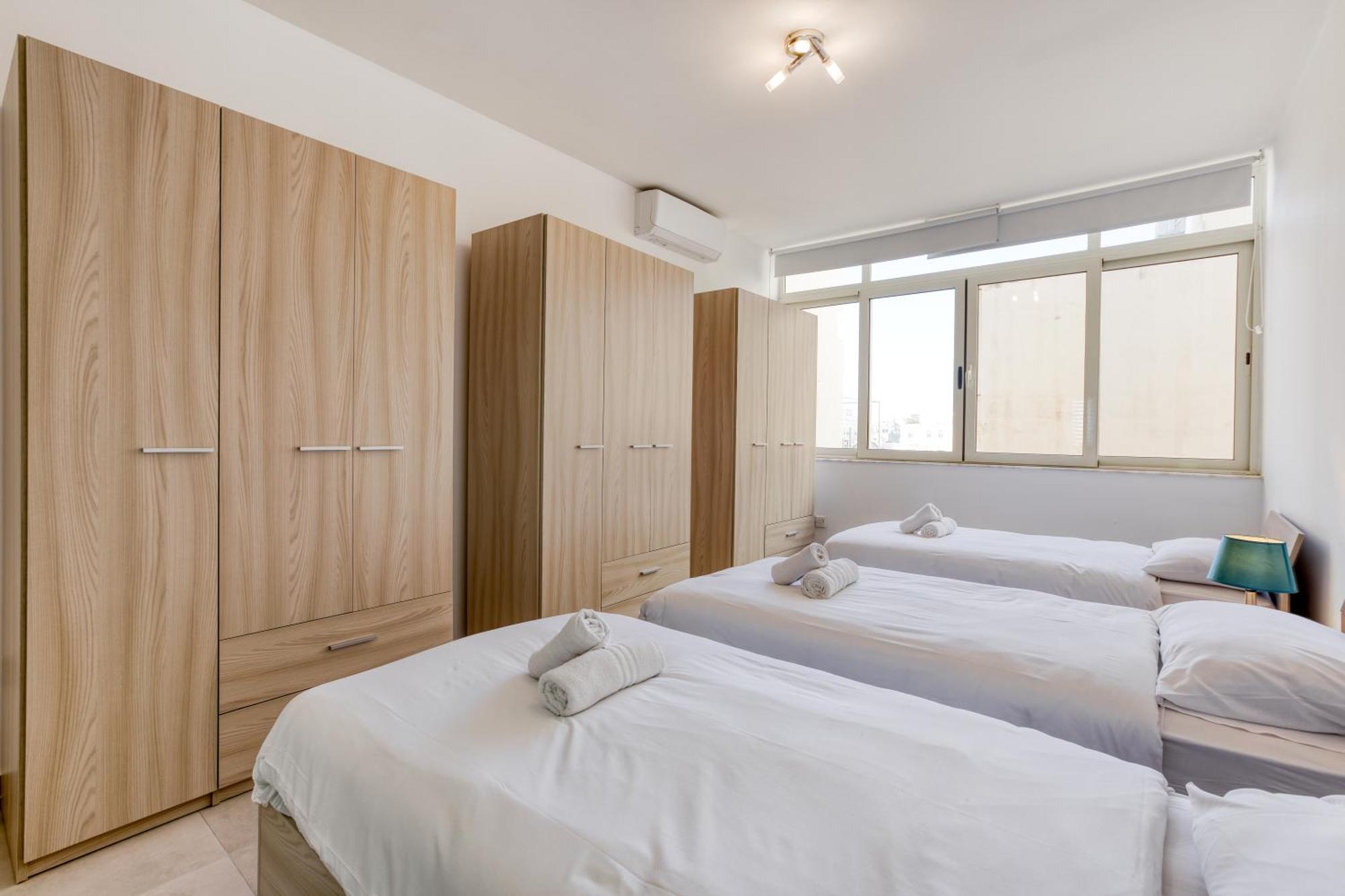 Seafront Sliema Apartment With Balcony & Sea Views By Jl Exterior foto