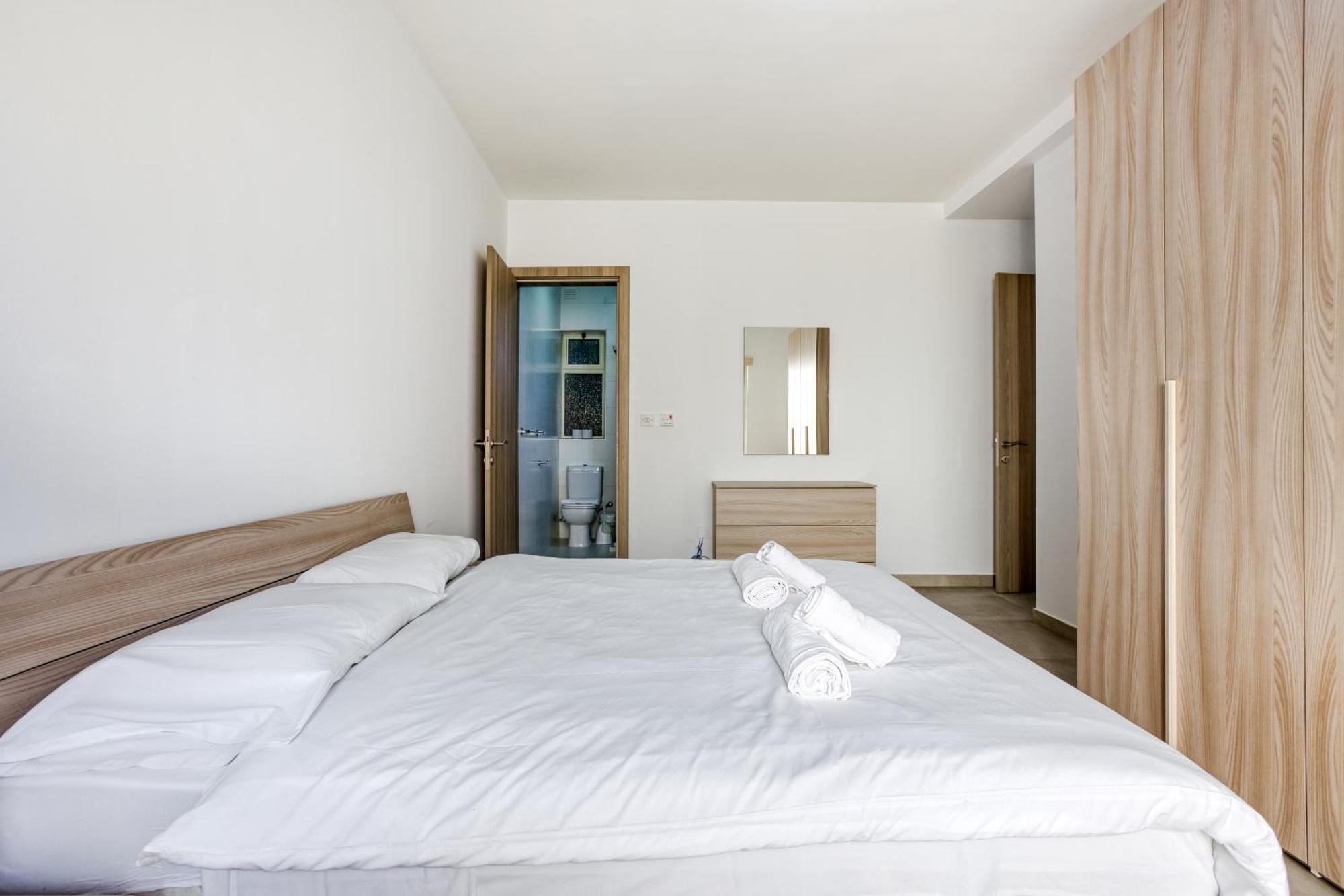 Seafront Sliema Apartment With Balcony & Sea Views By Jl Exterior foto